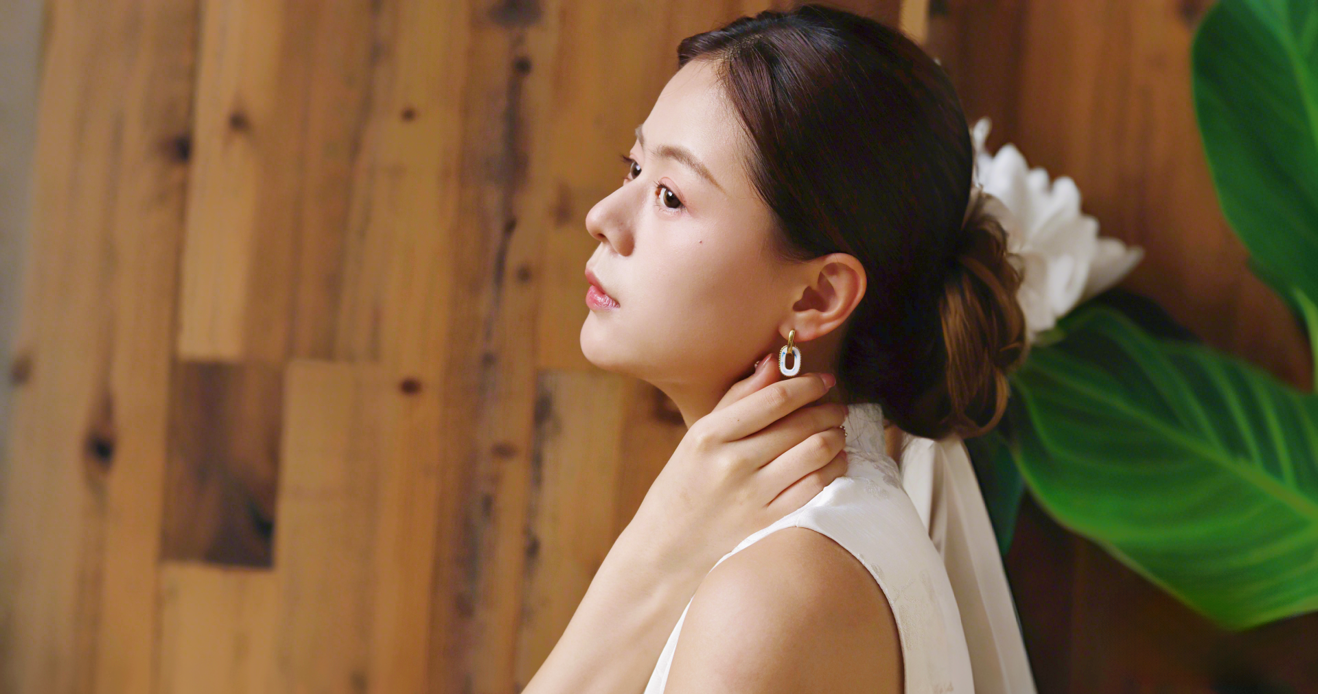 Wear Your Vibe: How Oriental Colors (Blue, Red, Gold & Black) Shape Your Mood & Style