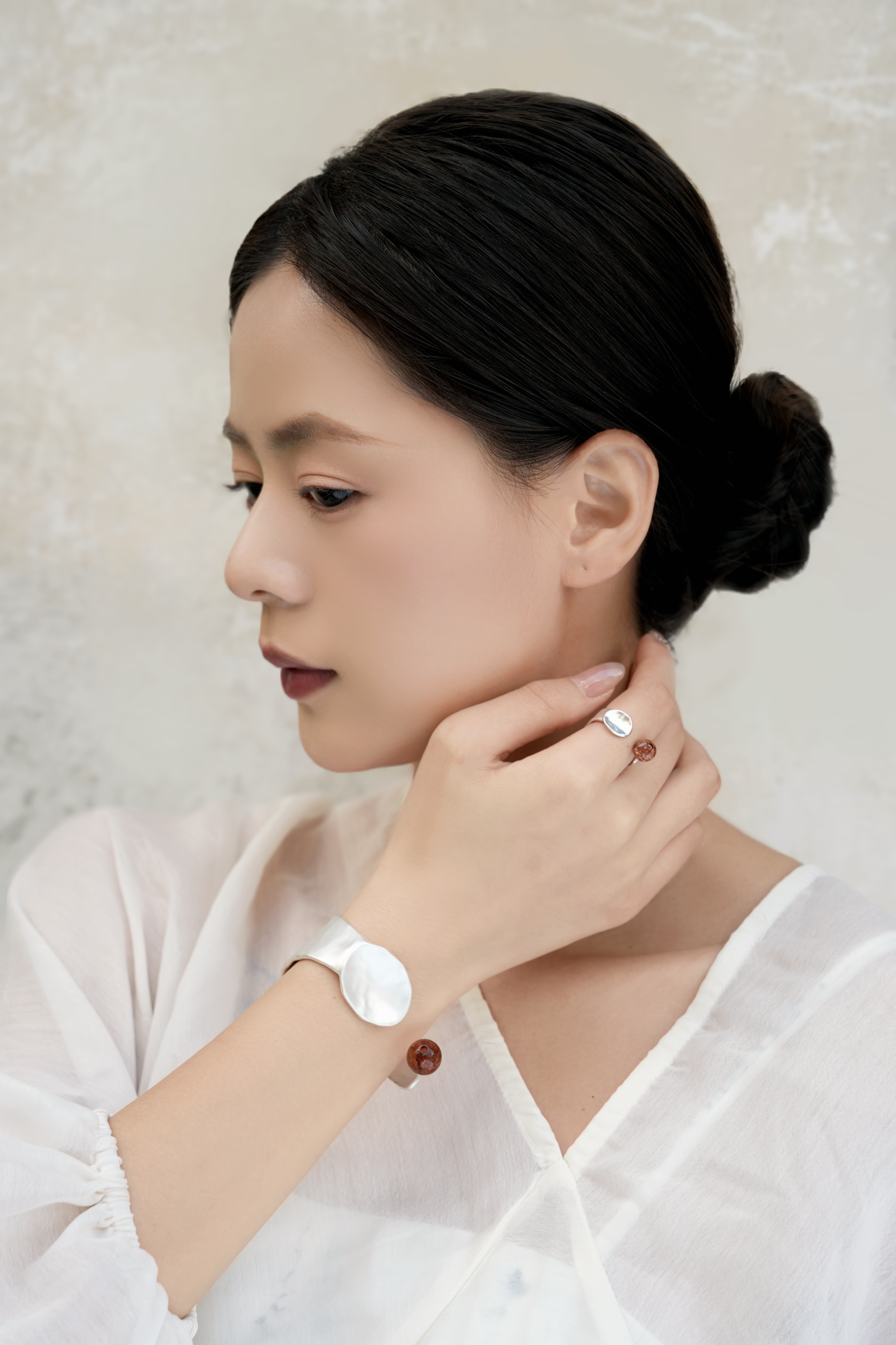 Minimalist Design Bracelet Silver-white Round Spoon-shaped Bracelet Modern and Fashion Women's Bracelet