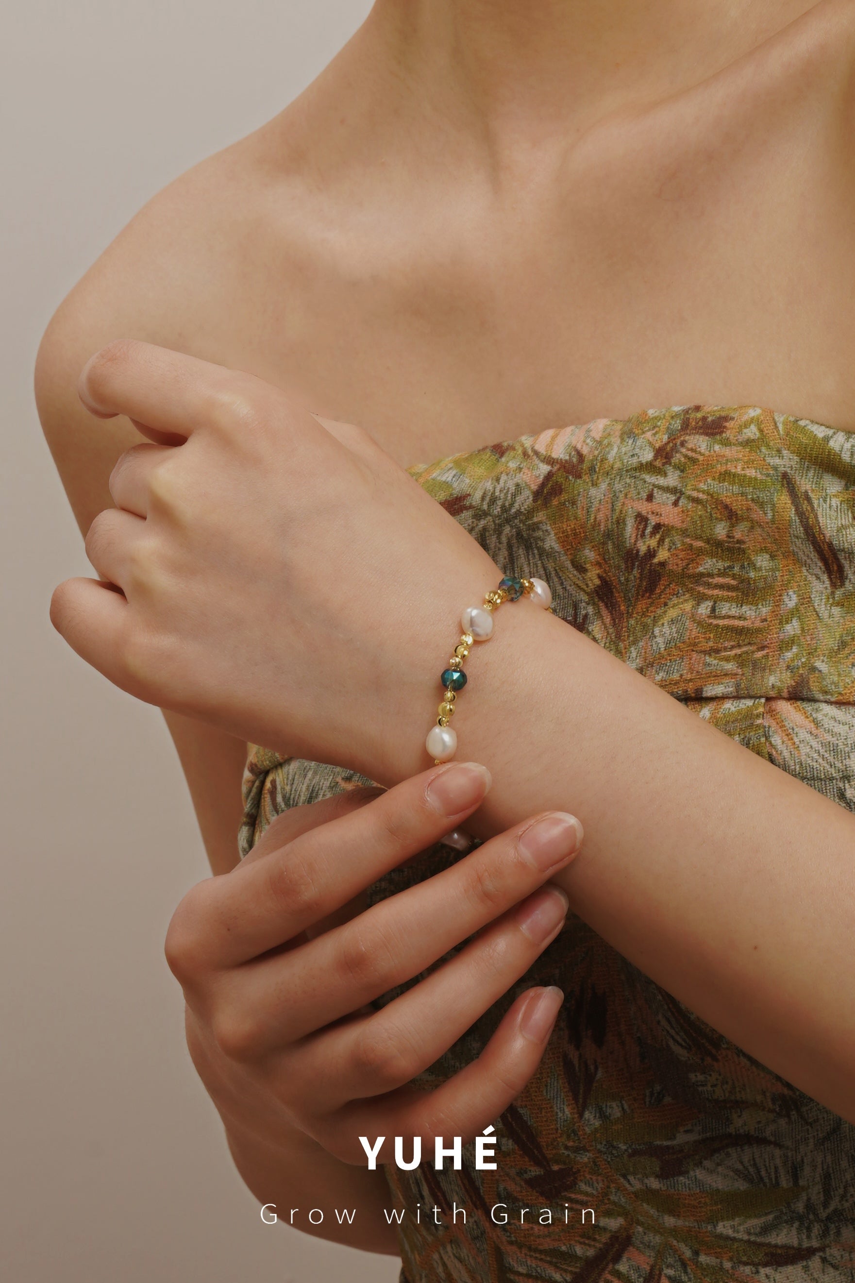 สร้อยข้อมือแบบดึงออกได้พร้อมคริสตัลไข่มุกบาร็อค