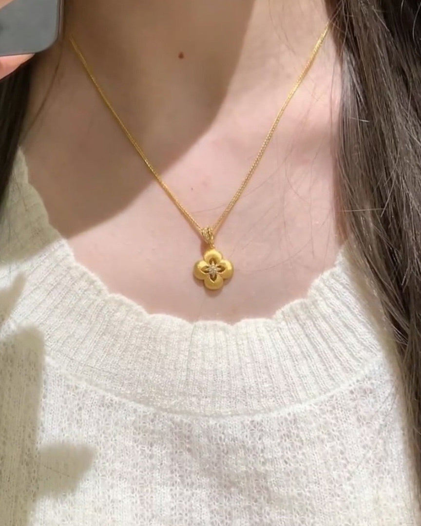 Vintage Brushed Gold Clover Pendant Necklace
