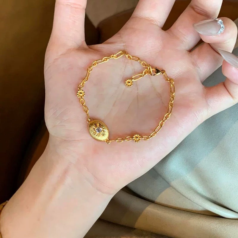 YUHE Vintage Brushed Gold Sunflower Bracelet Starburst Design