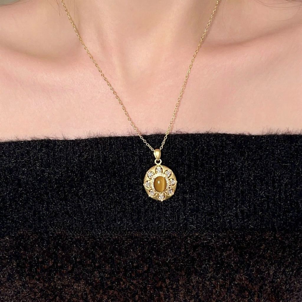 YUHE Vintage Brushed Star Pendant Necklace with Tiger Eye