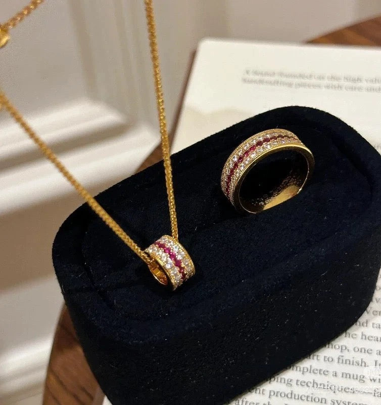 YUHE Diamond-Studded Rose Red Ruby Pendant Necklace