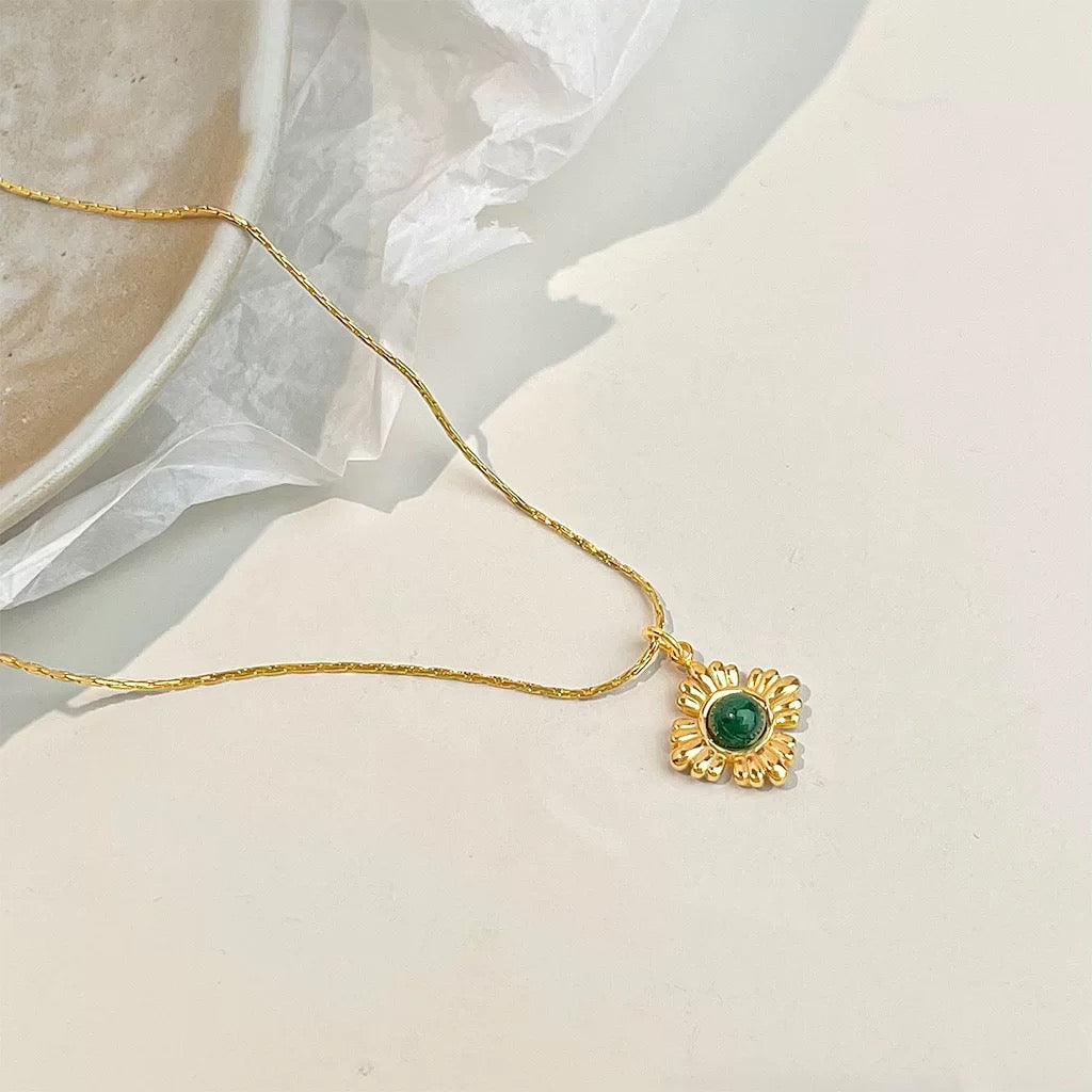 Vintage Sun-Flower Stone Necklace