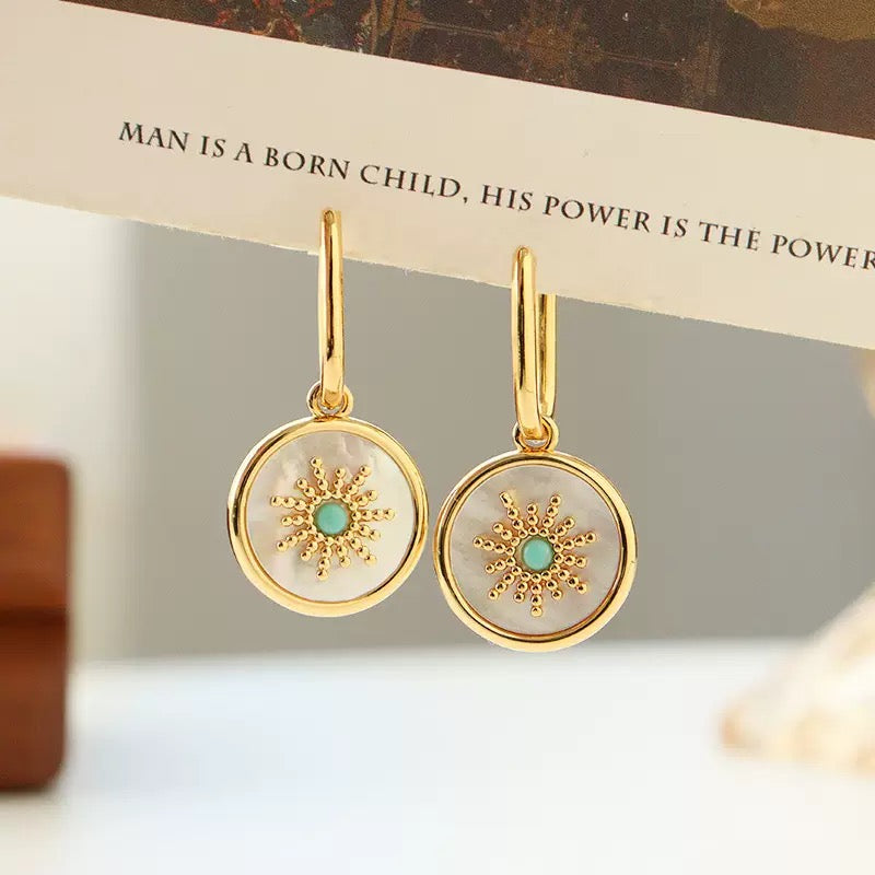 Fashion Design Sun Shape Earrings Shell Natural Stone Earrings Vintage Exquisite Earrings Women Jewelry