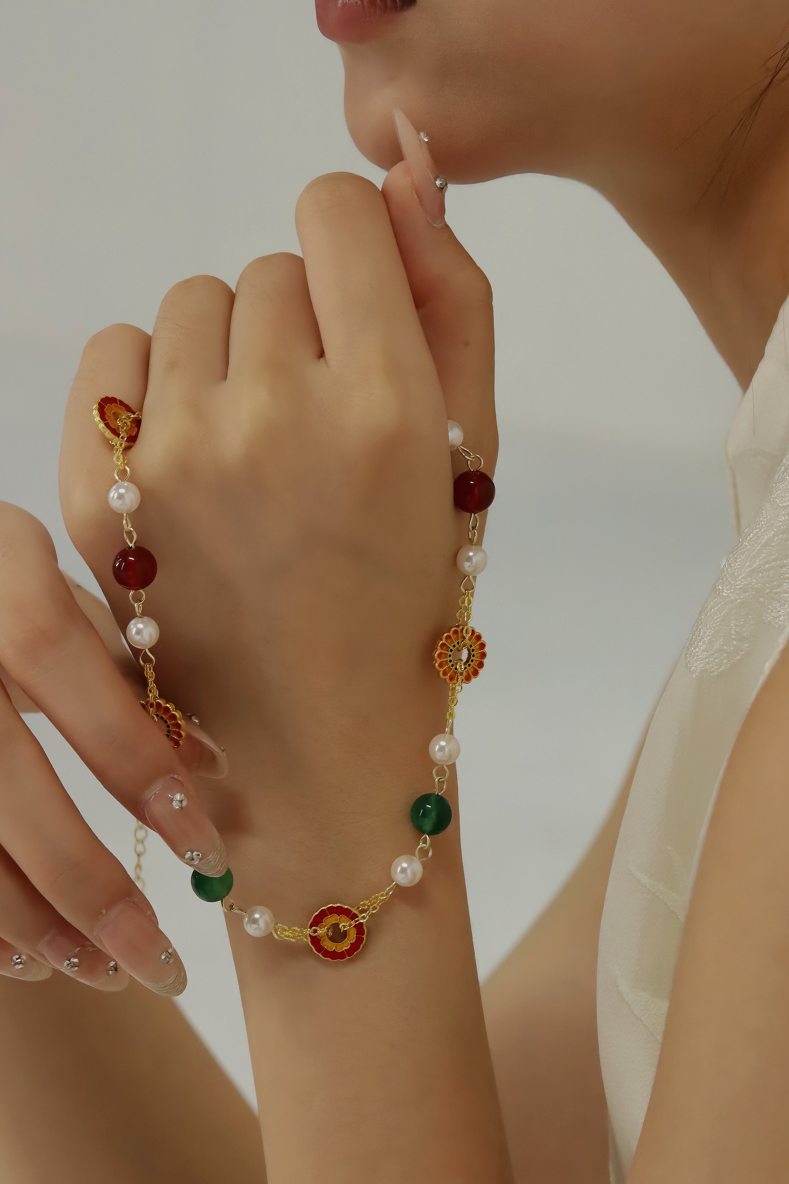 YUHE Green Agate Flower Pendant Necklace | Chinese Beaded Style