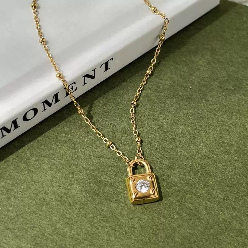 Lock Pendant Zircon Necklace Gold Shining Clavicle Necklace Sweater Chain Autumn Jewelry