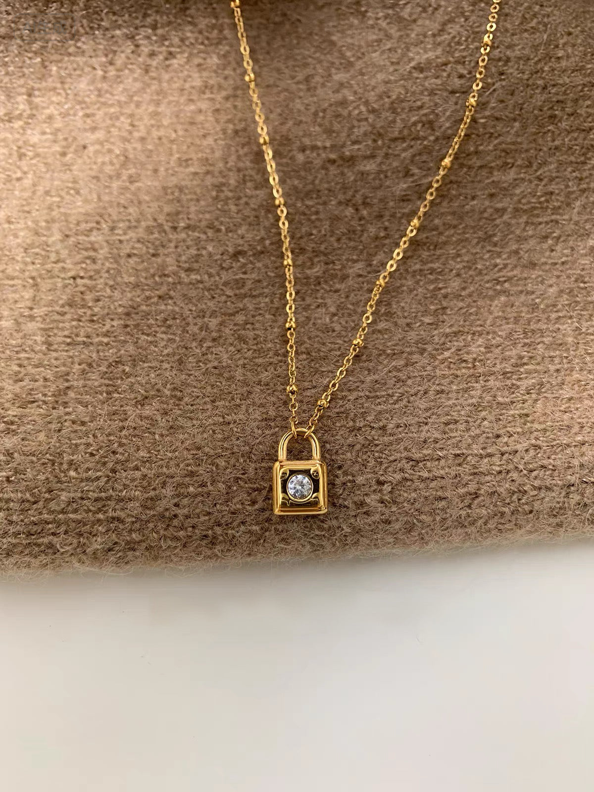 Lock Pendant Zircon Necklace Gold Shining Clavicle Necklace Sweater Chain Autumn Jewelry