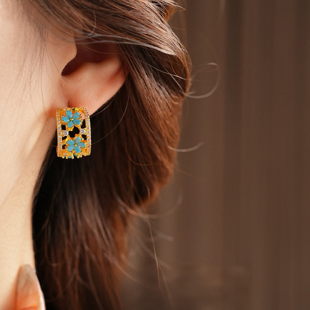Vintage Gold Hollow Flower C-shaped Earrings Turquoise Zircon Shining Earrings