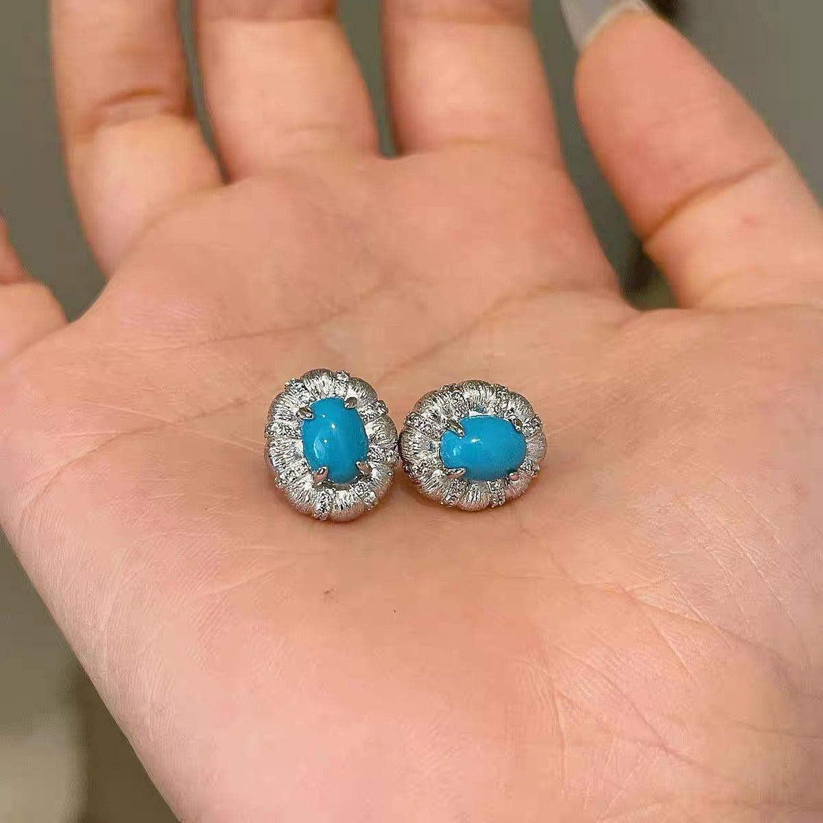 Brushed Craft Inlaid Turquoise Earrings Luxury Retro Palace Style Earrings