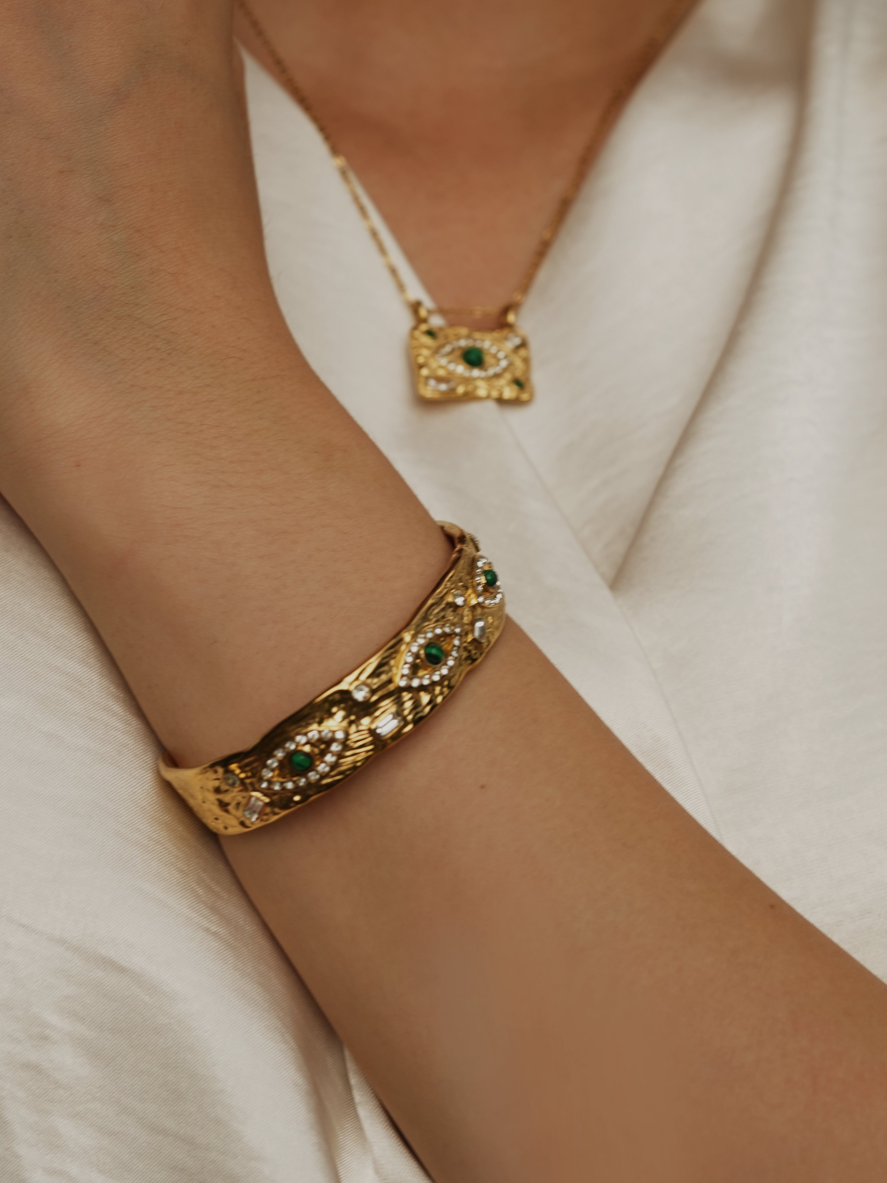 YUHE Vintage Malachite Evil Eye Bracelet Gold Eye Bangle Jewelry for Women