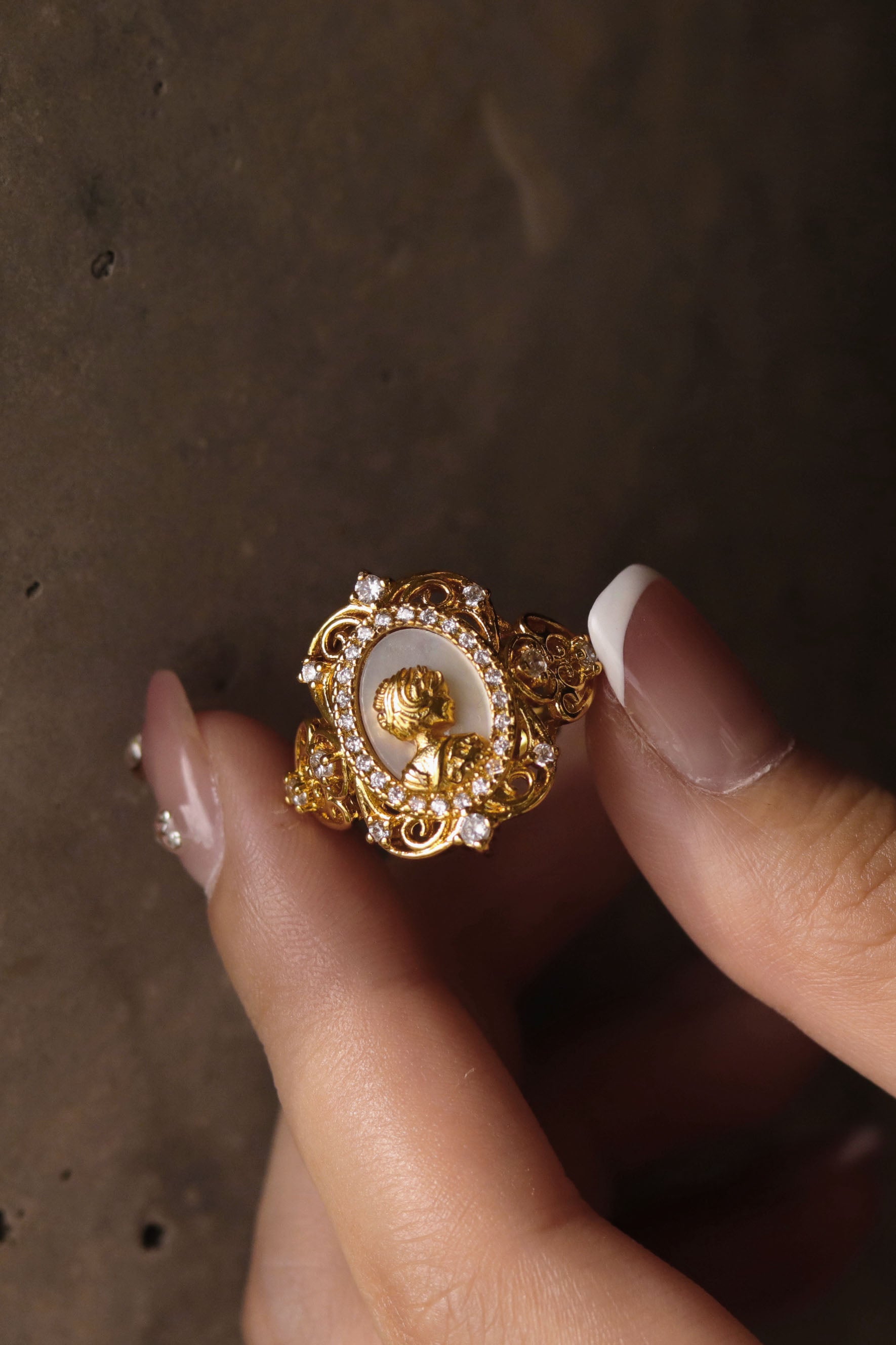 Baroque Goddess Ring Classical Gold Goddess Exquisite Ring Vintage Engraving Women's Ring