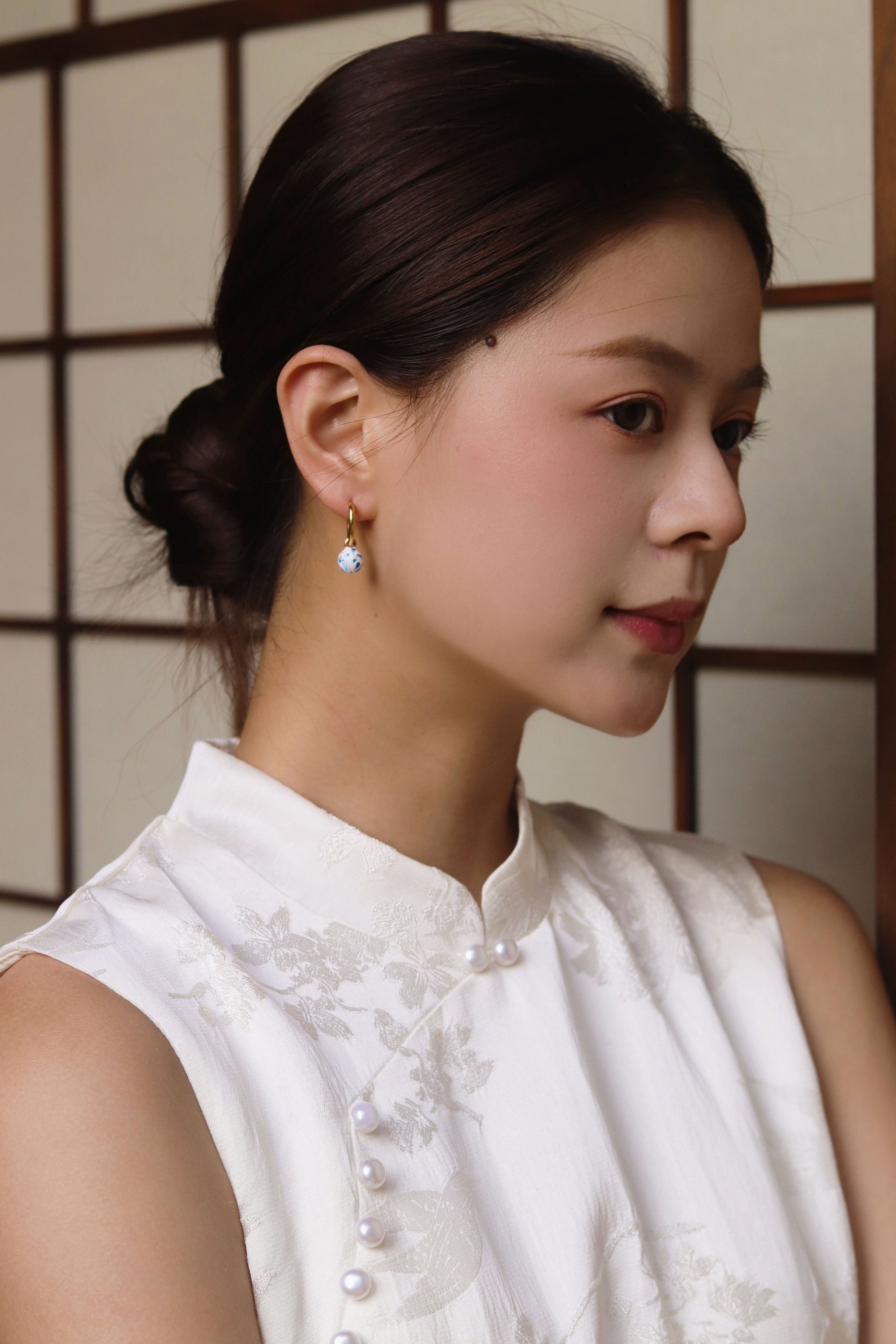 YUHE Ethnic Blue-and-White Porcelain Enamel Earrings