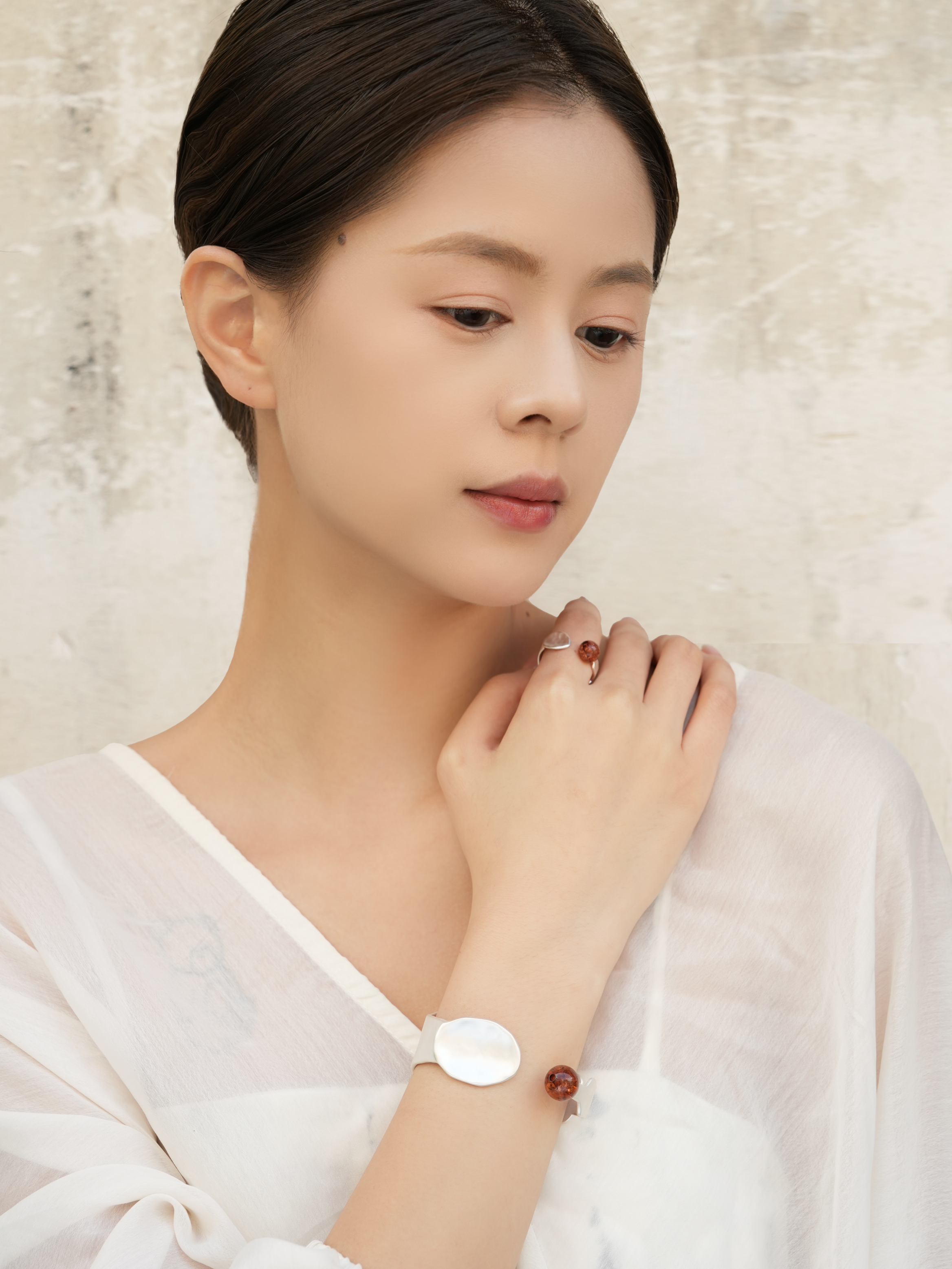 Minimalist Design Bracelet Silver-white Round Spoon-shaped Bracelet Modern and Fashion Women's Bracelet