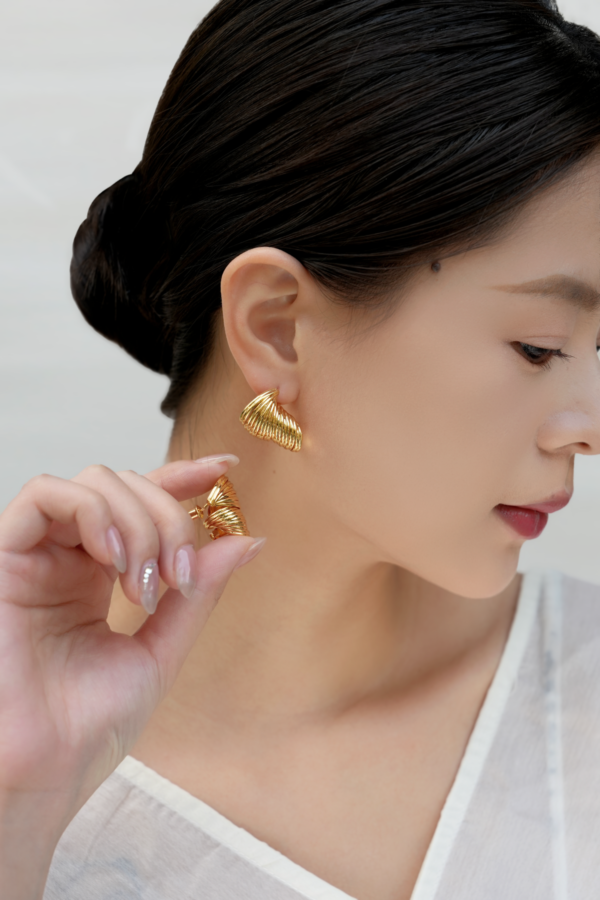 Geometric Screw-Wrapped Gold Hoops