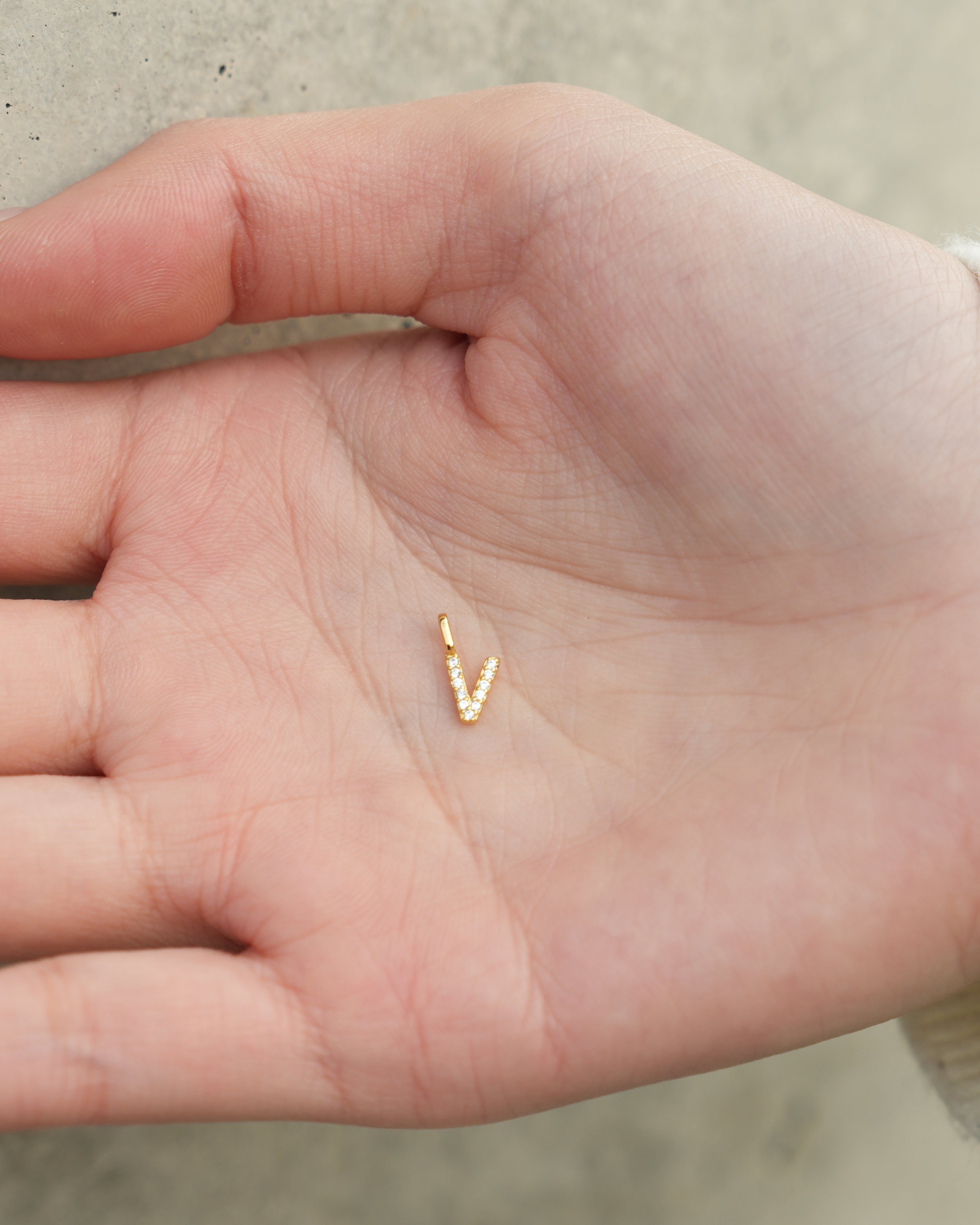Zircon Initial V Charm