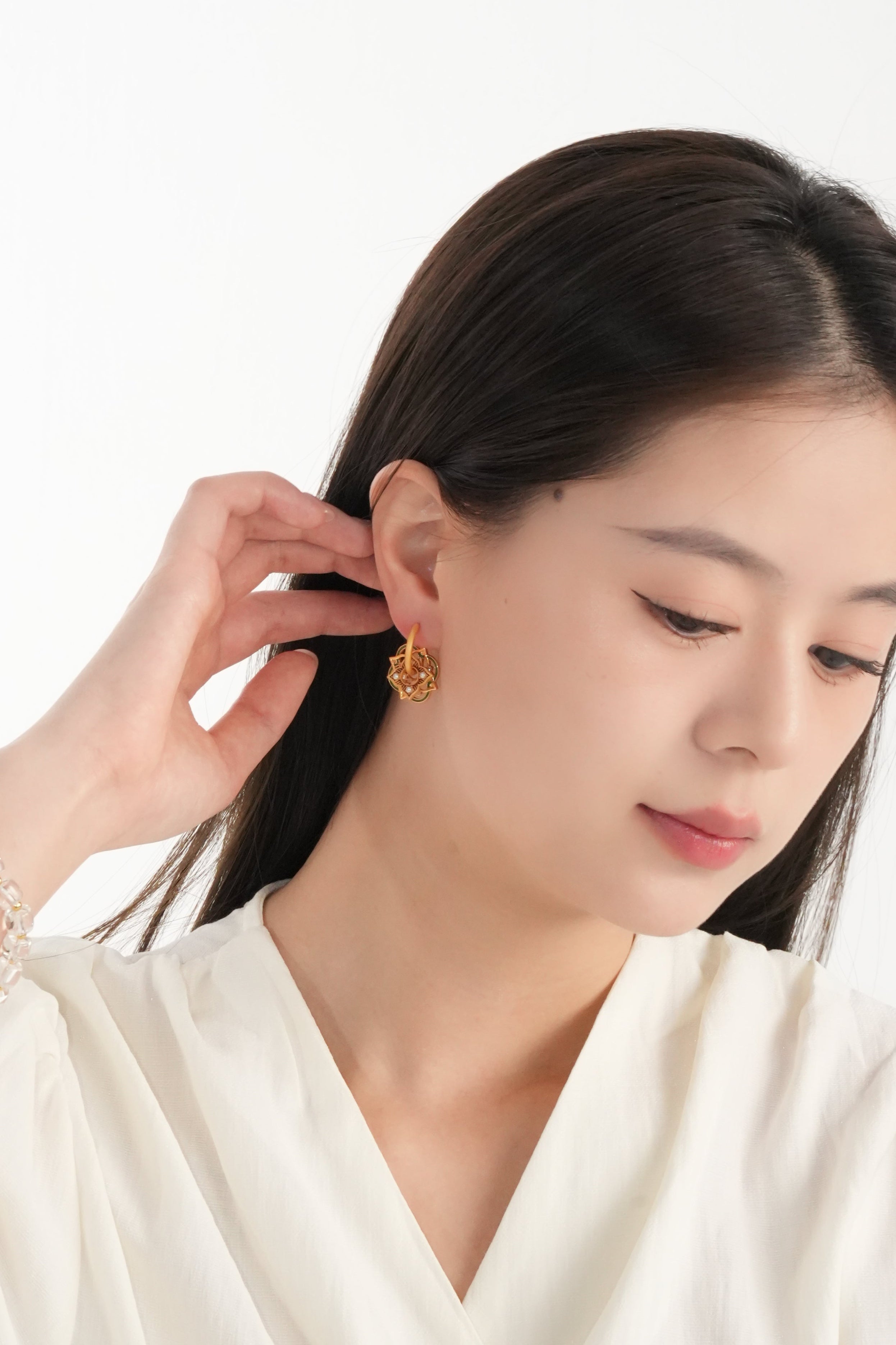Oriental Flower Pearl Earrings | Detachable Gold Flower Stud Earrings with Pearl
