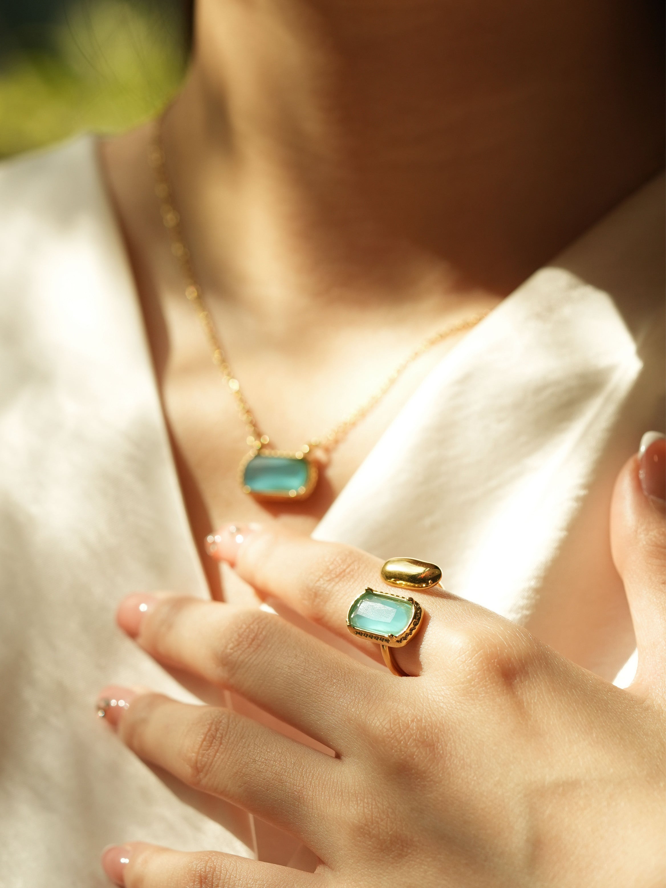 YUHE Adjustable Geometric Zircon Ring with Blue-Gold Accents