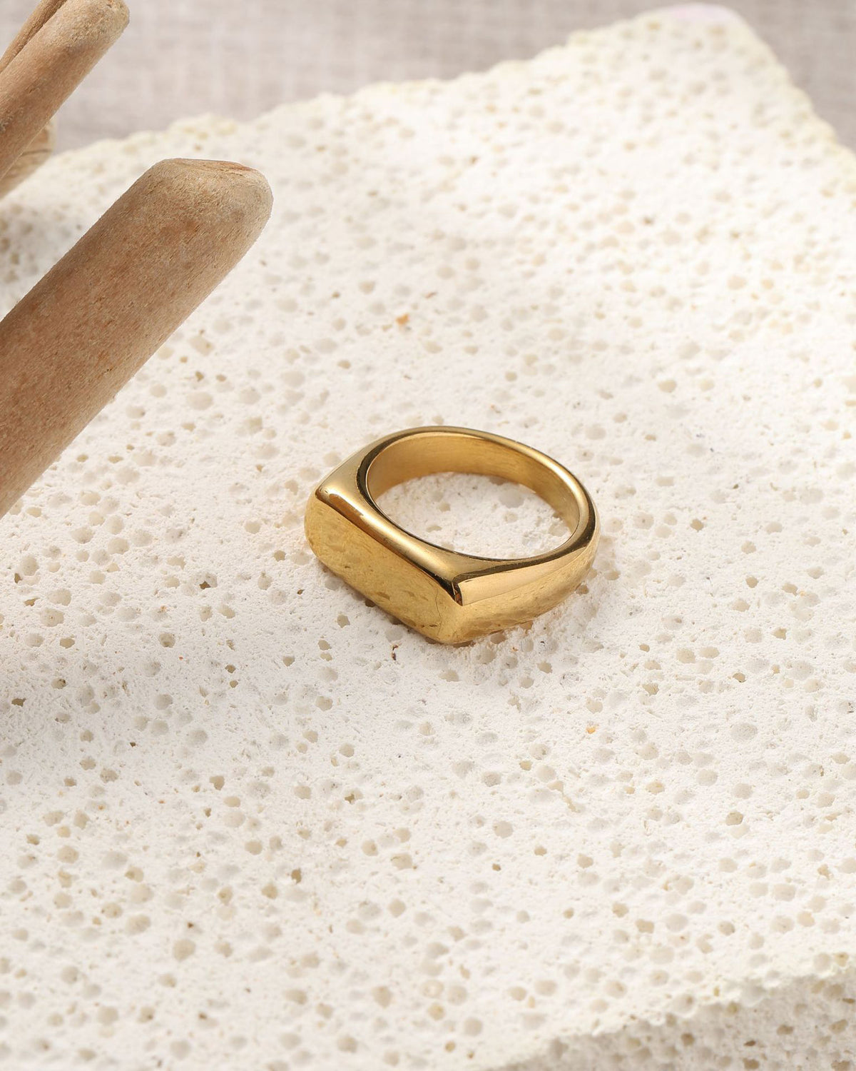 Cubic Horizon Minimalist Ring
