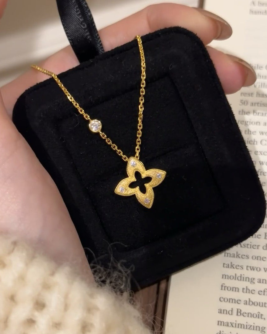 Brushed Gold Clover Zircon Necklace