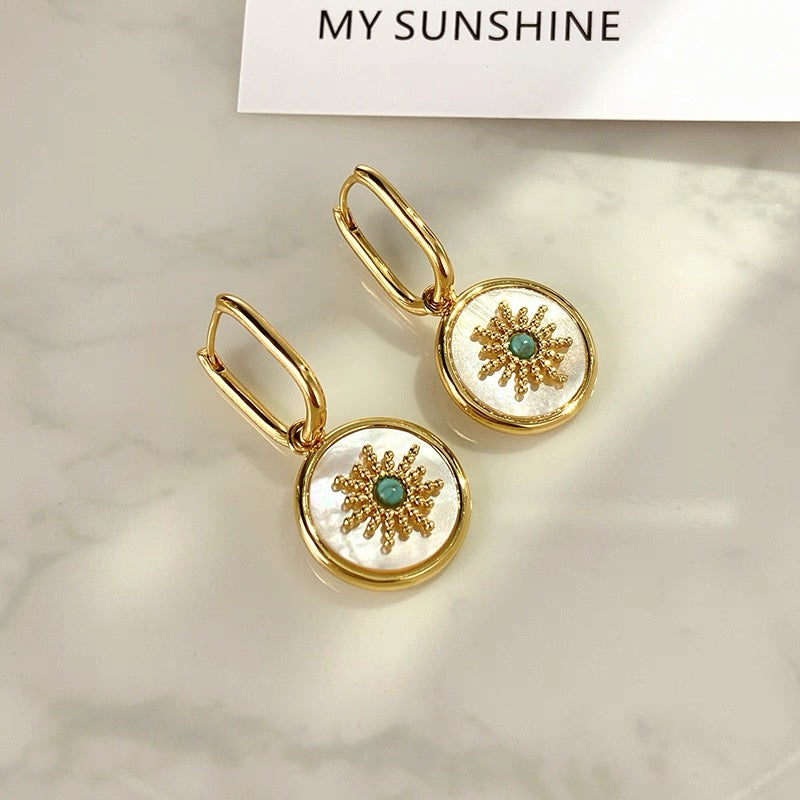 Fashion Design Sun Shape Earrings Shell Natural Stone Earrings Vintage Exquisite Earrings Women Jewelry