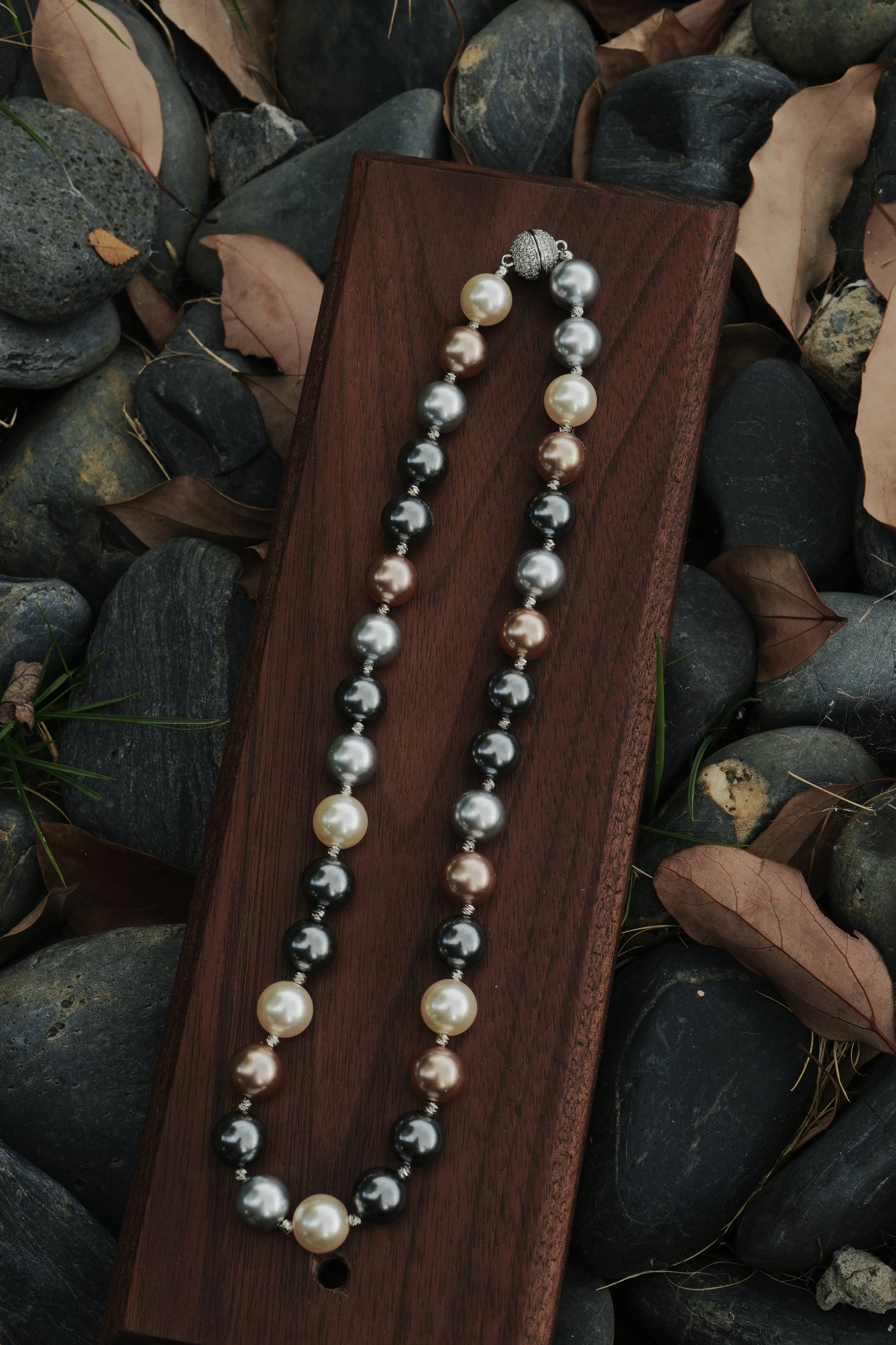 Magnetic Freshwater Pearl Necklace Delicate Collarbone Chain for Women Christmas Gift