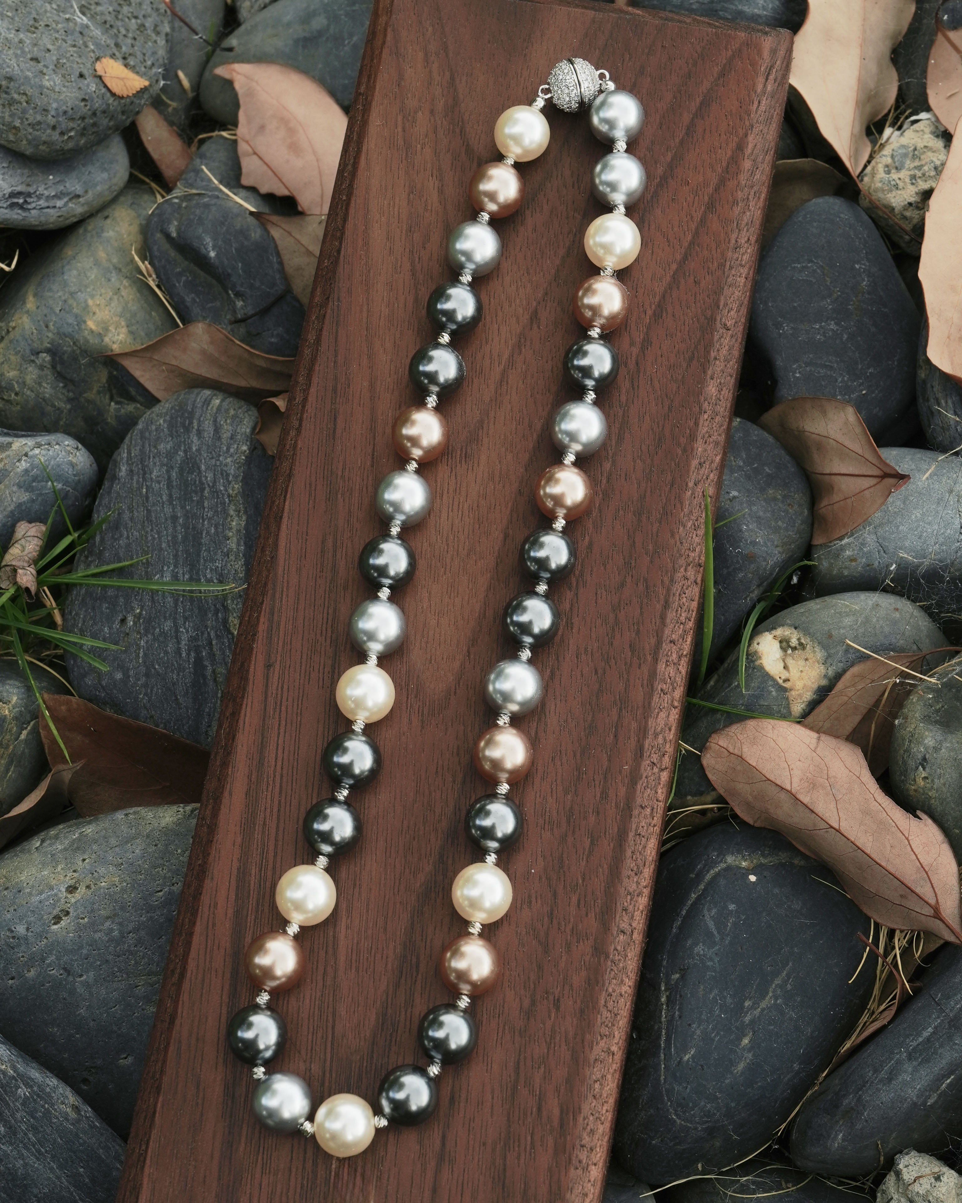 Magnetic Clasp Freshwater Pearl Collarbone Necklace