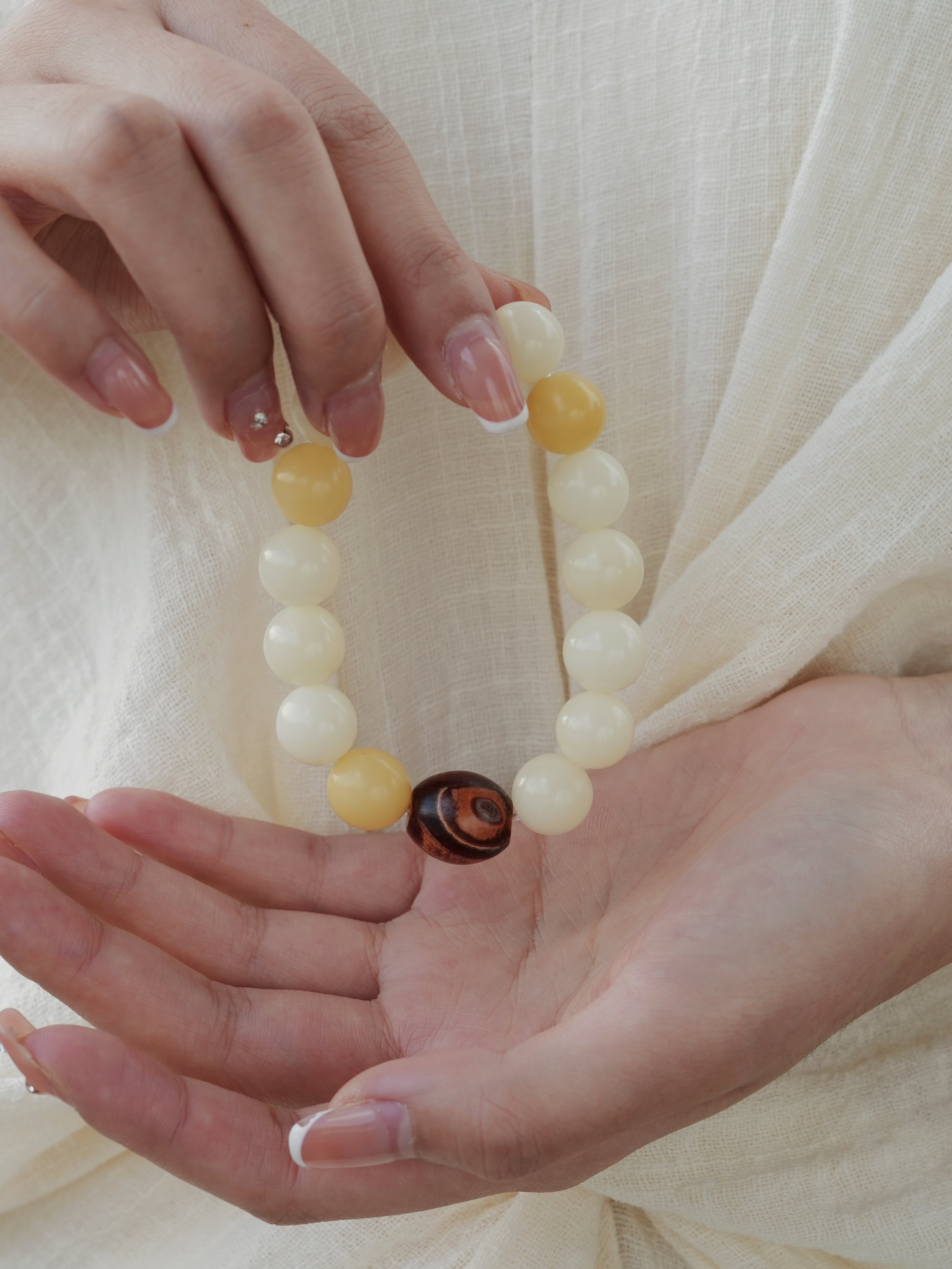 Natural Bodhi Seed & Dzi Bracelet