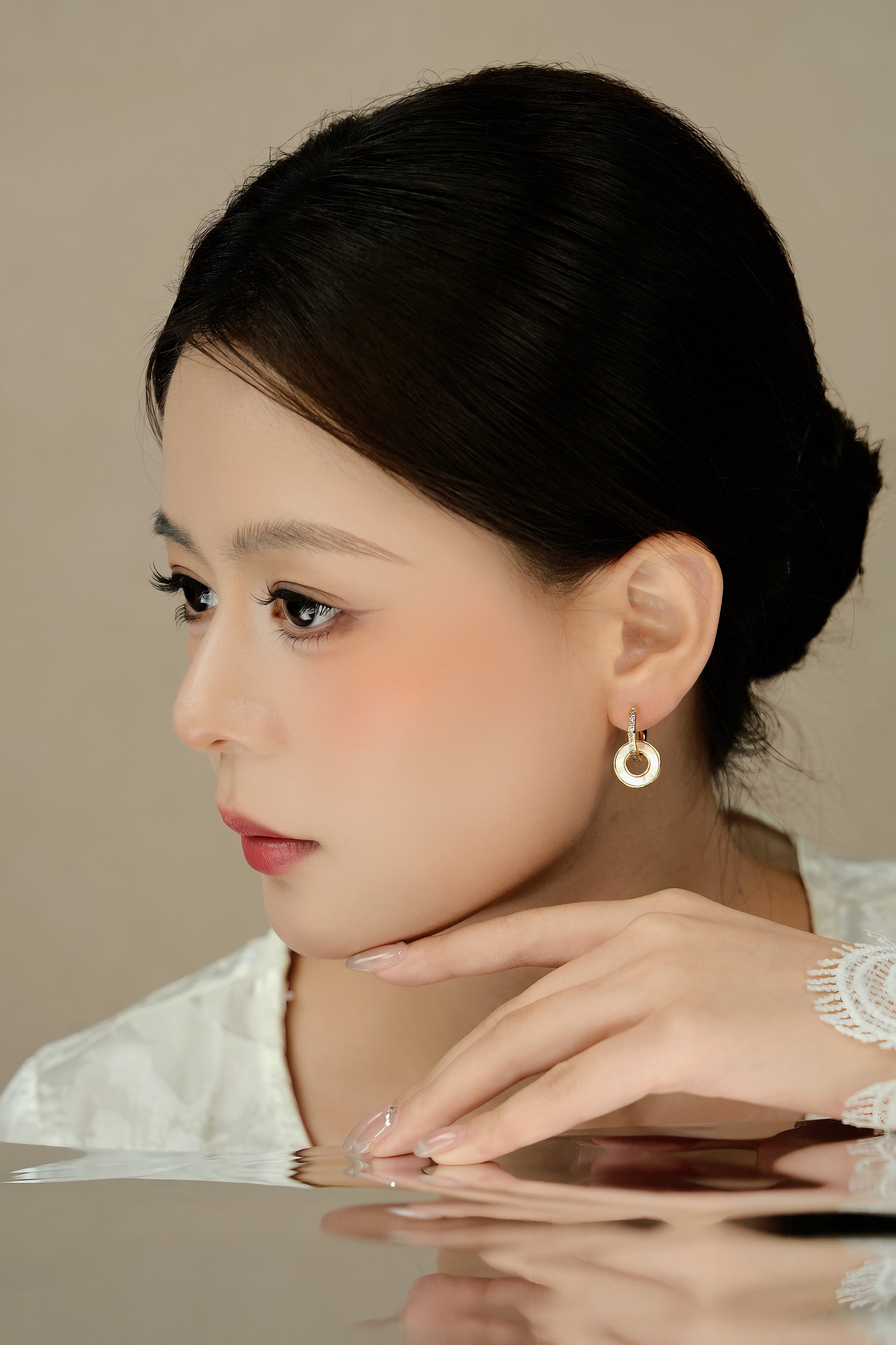 Fashion Design Simple Gold Earrings Exquisite Zircon Mother Of Pearl Earrings Earrings Women's Jewelry