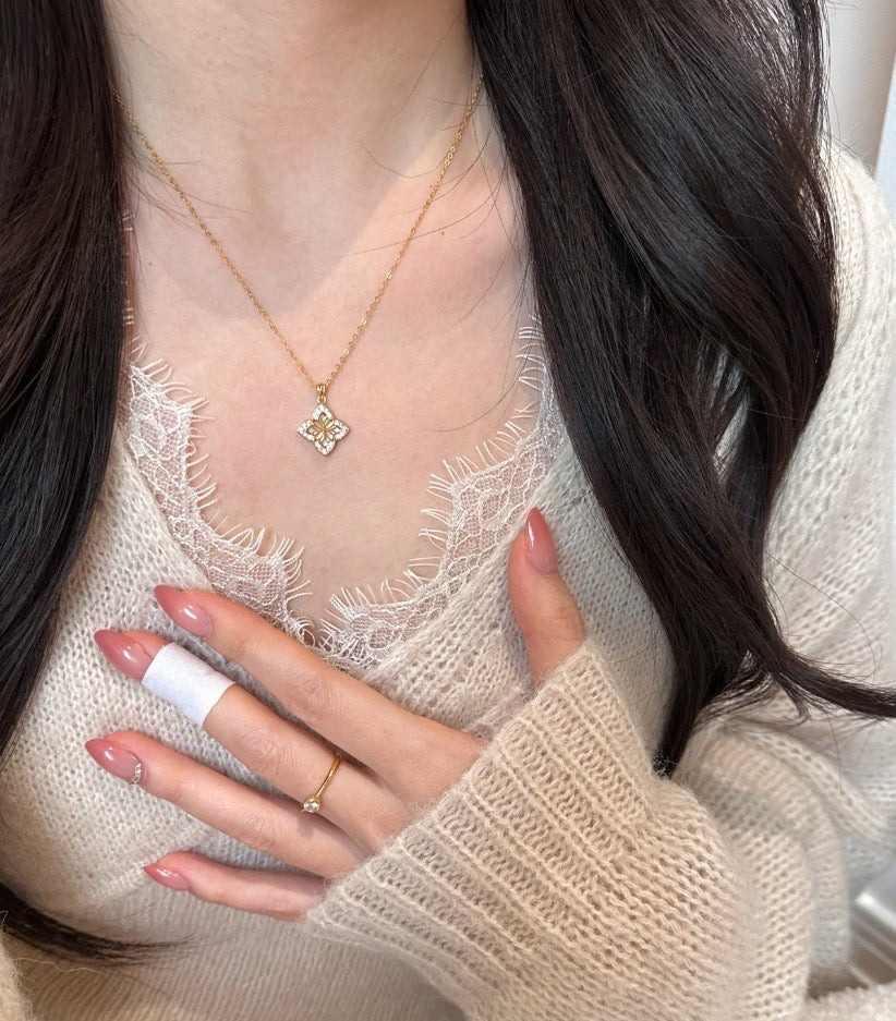 Vintage Filigree Four-Leaf Clover Necklace