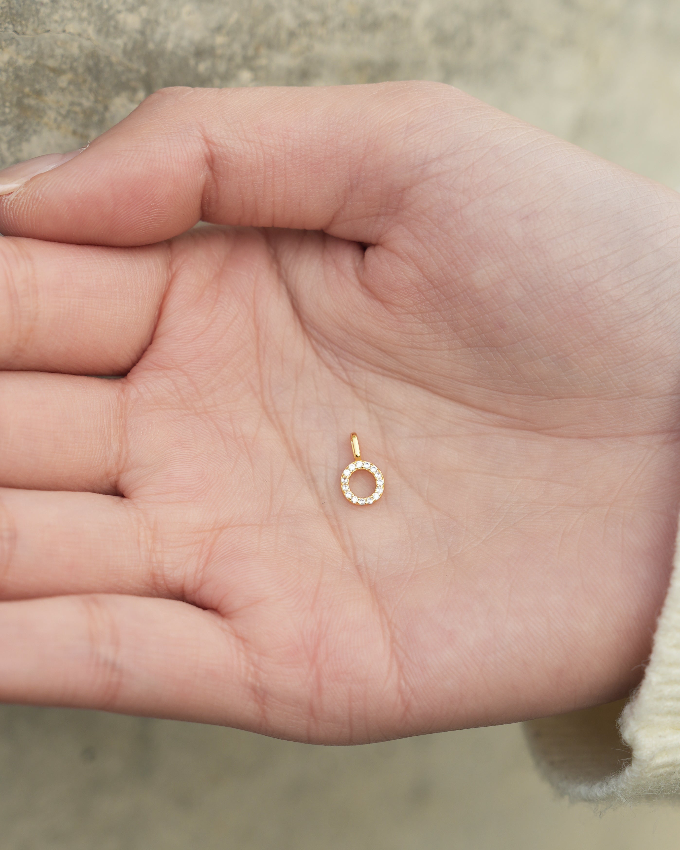 Zircon Initial O Charm